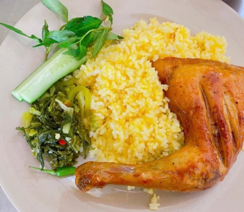 Cơm Gà Gốc Tư Đùi Mắm Tỏi