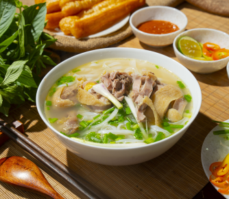 Phở Gà Xé Gốc Tư Đùi